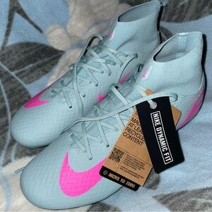 Nike mens Dynamic Fit Soccer Shoes - Blue and Pink